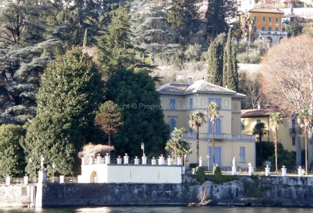 lake como waterfront villa